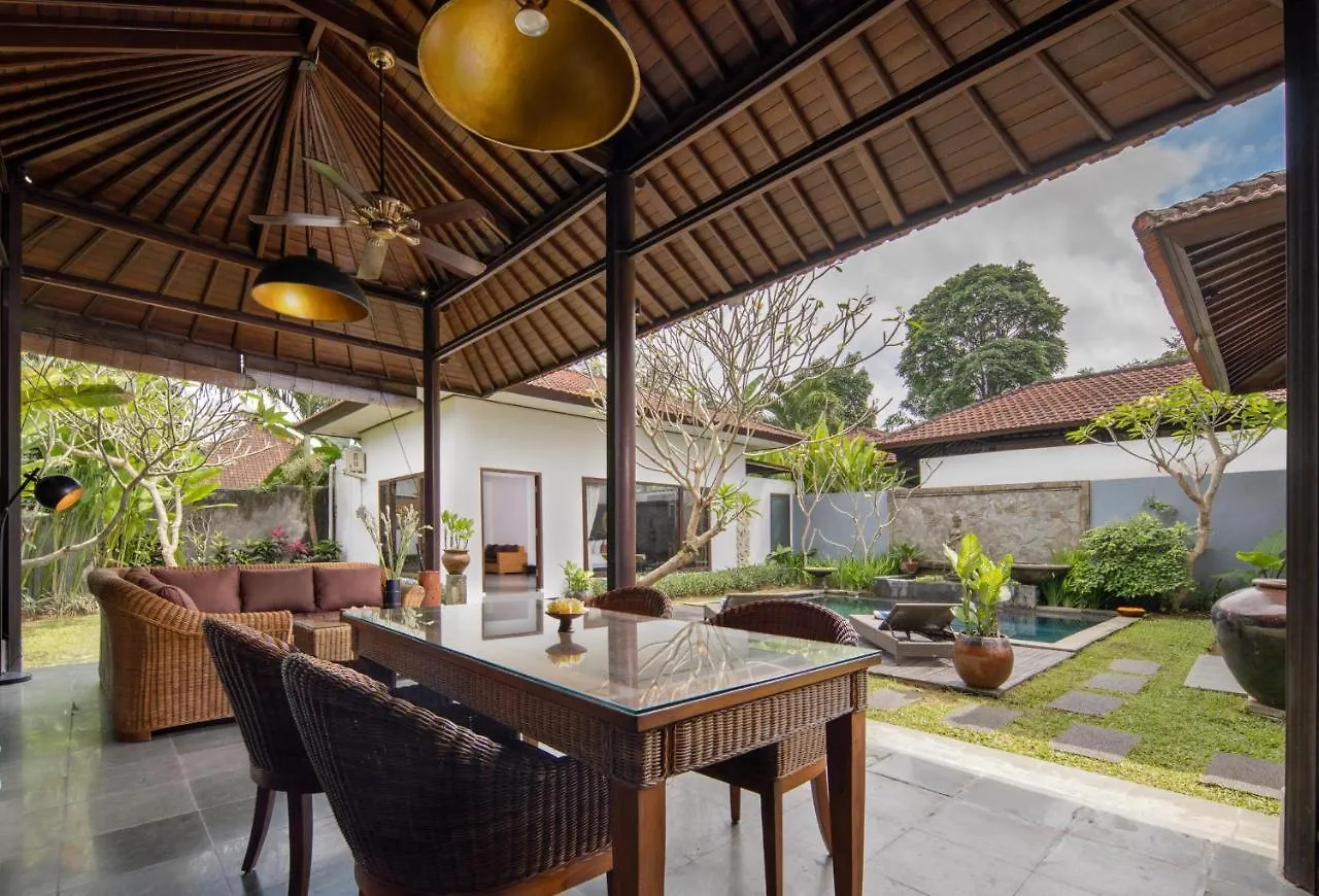 Ubud Raya Villa אובוד