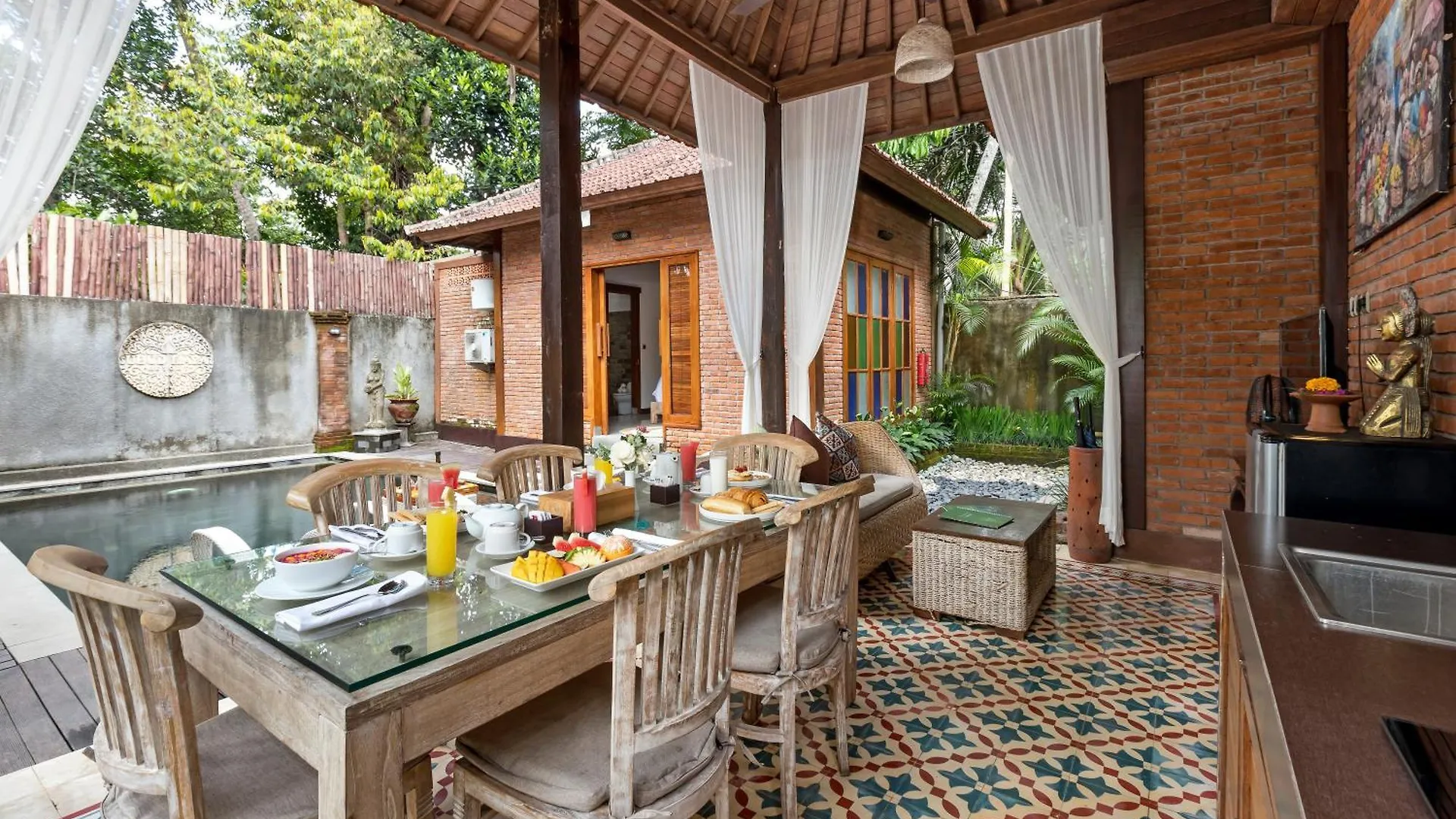 Ubud Raya Villa