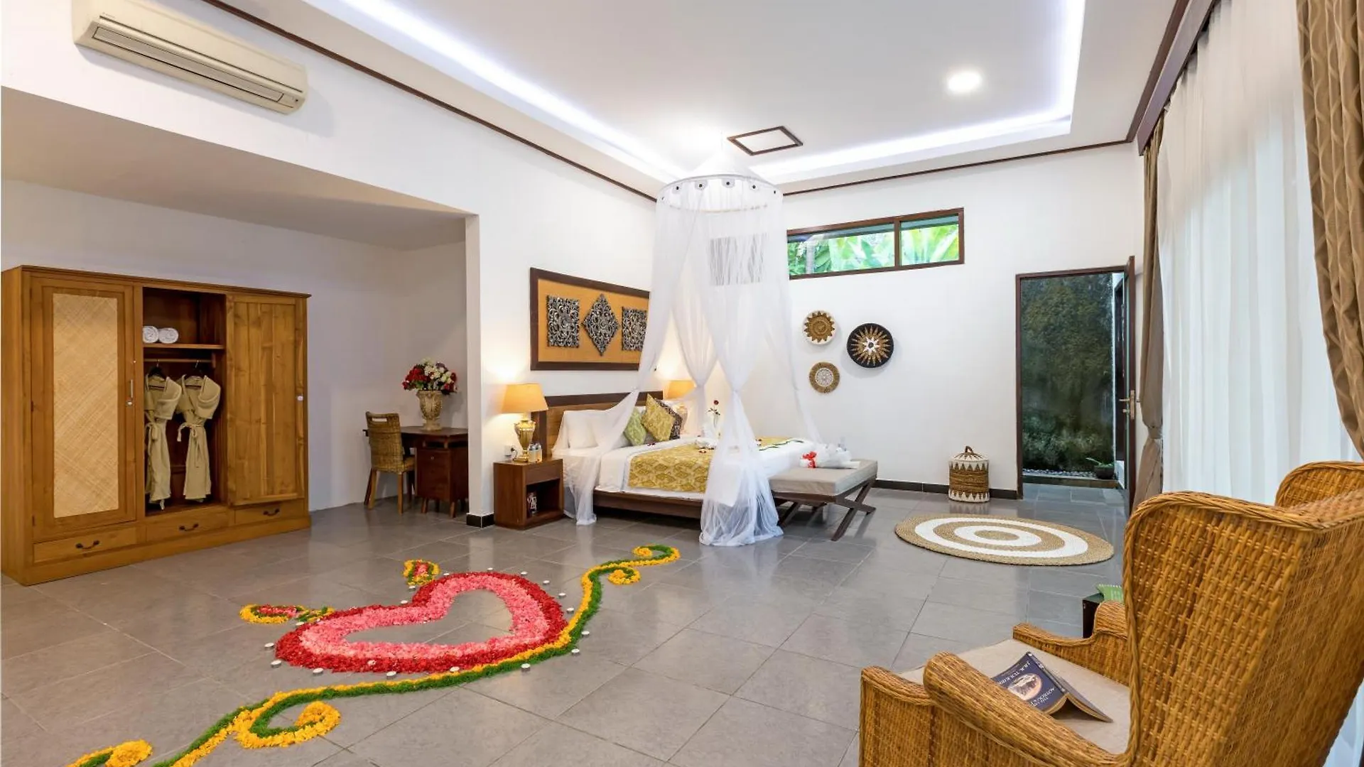 **** אתר נופש Ubud Raya Villa אינדונזיה