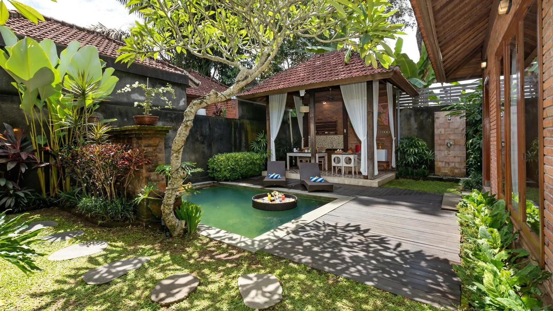 Ubud Raya Villa